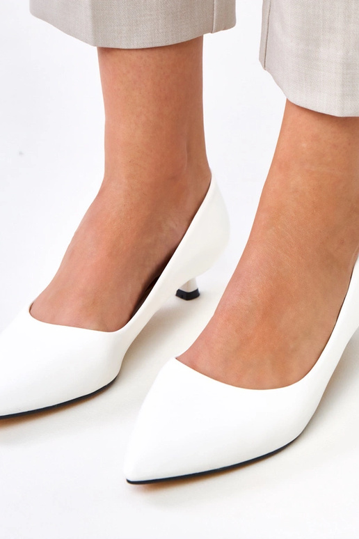 Sapatos brancos com salto baixo, Louise Sapatos brancos com salto baixo, Louise