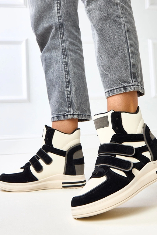 Sapatilhas altas preto e branco com... Sapatilhas altas preto e branco com...