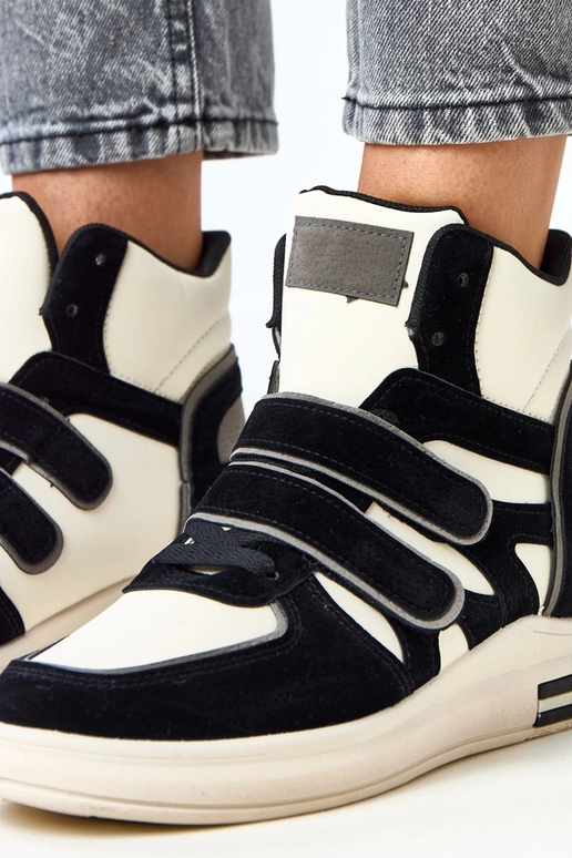 Sapatilhas altas preto e branco com... Sapatilhas altas preto e branco com...