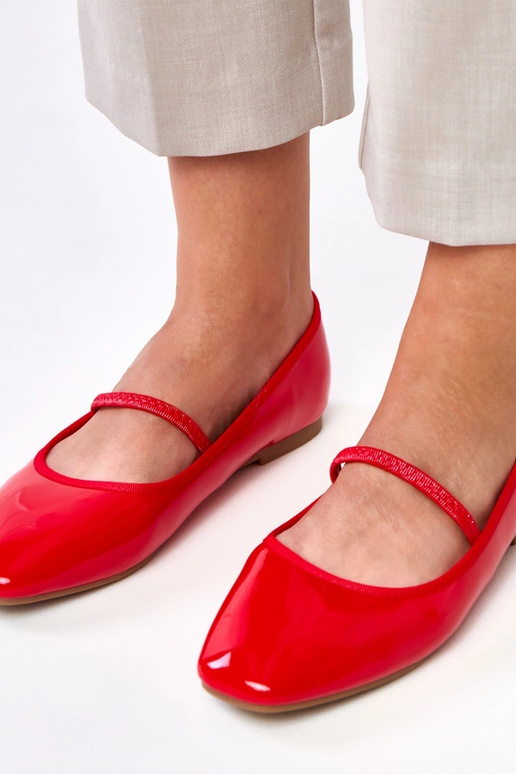 Balerinas vermelhas com detalhes em... Balerinas vermelhas com detalhes em...