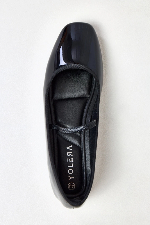 Balerinas pretas com detalhes em... Balerinas pretas com detalhes em...