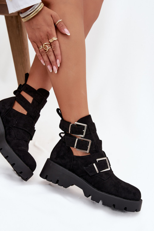 Botas femininas com listras I cor pratami com fivelasmi cor preta Helisse Botas femininas com listras I cor pratami com fivelasmi cor preta Helisse