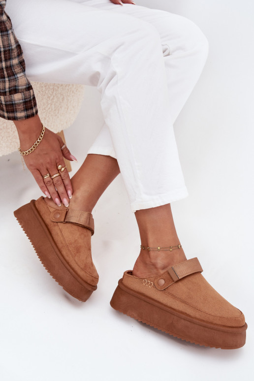 Botas de neve Feminino com uma plataformacom fecho adesivoem cor marrom Jorielle Botas de neve Feminino com uma plataformacom fecho adesivoem cor marrom Jorielle