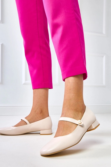 Sapatos cor de areia com...