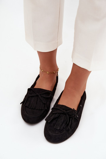 Mocassins femininos com franjas e laço Olivianne na cor preta