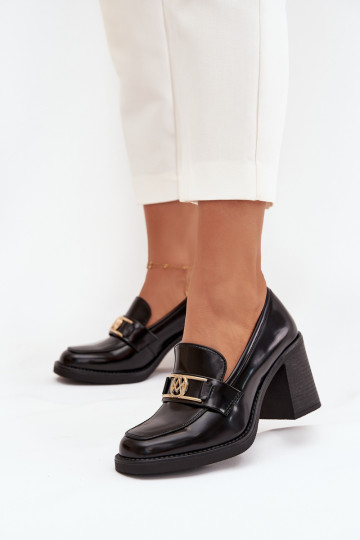 Sapatos femininos pretos com salto e detalhes em dourado "Privelle" 2