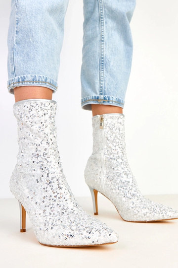 Botins prateados com acabamento brilhante no salto Venda