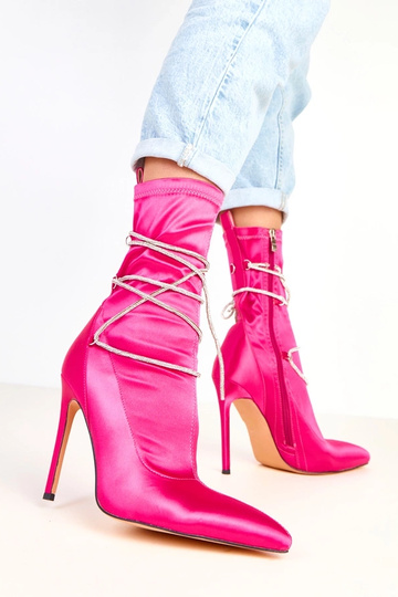Botins rosas de cetim com salto decorados com zircônias Tolnai