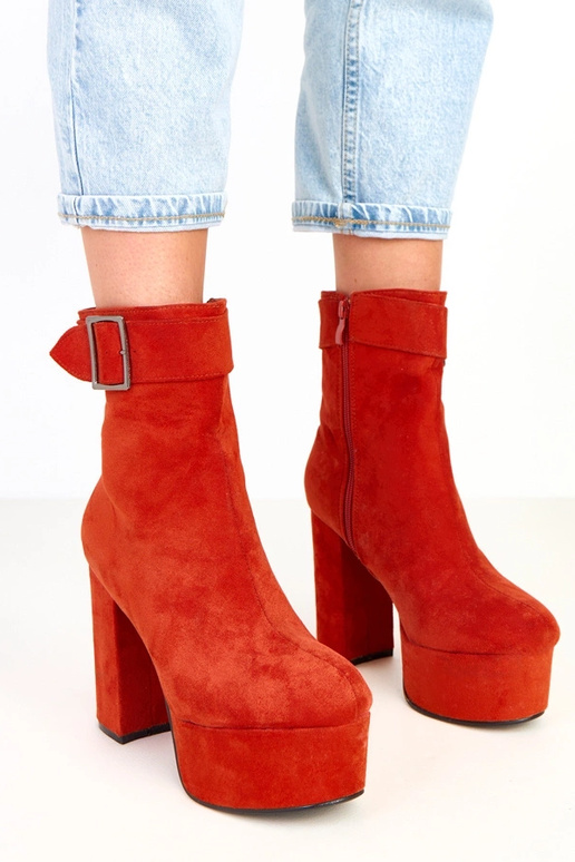 Botins laranja com plataforma e...