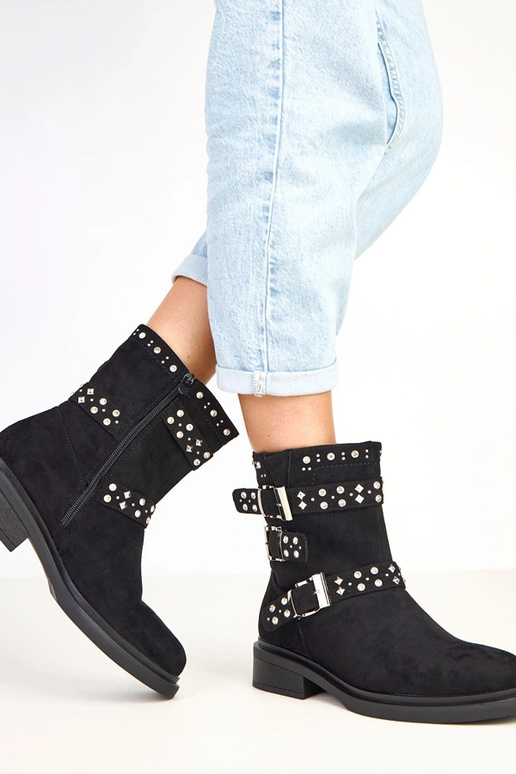 Botins pretos com zircônios de salto...