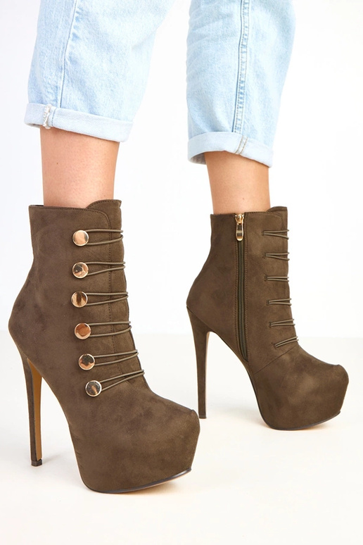 Botins verdes em plataforma e salto...