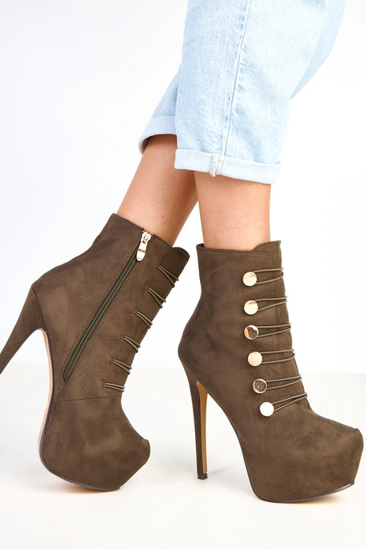 Botins verdes em plataforma e salto...