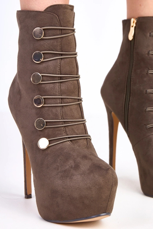 Botins verdes em plataforma e salto...