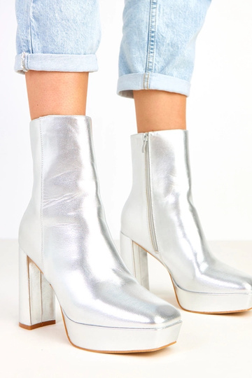 Botins prateados femininos...