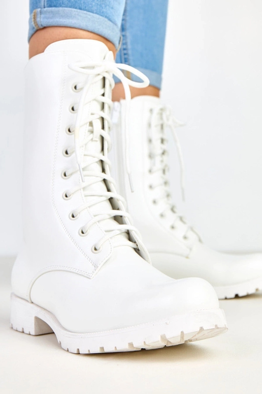 Botins brancos de salto baixo com...