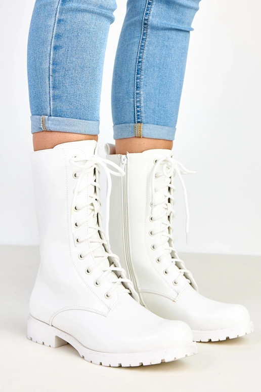 Botins brancos de salto baixo com...