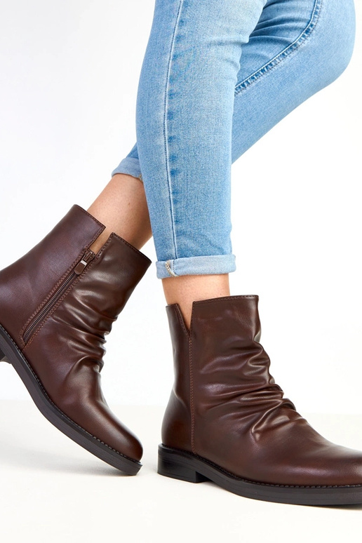 Botins marrons femininos com pregas...