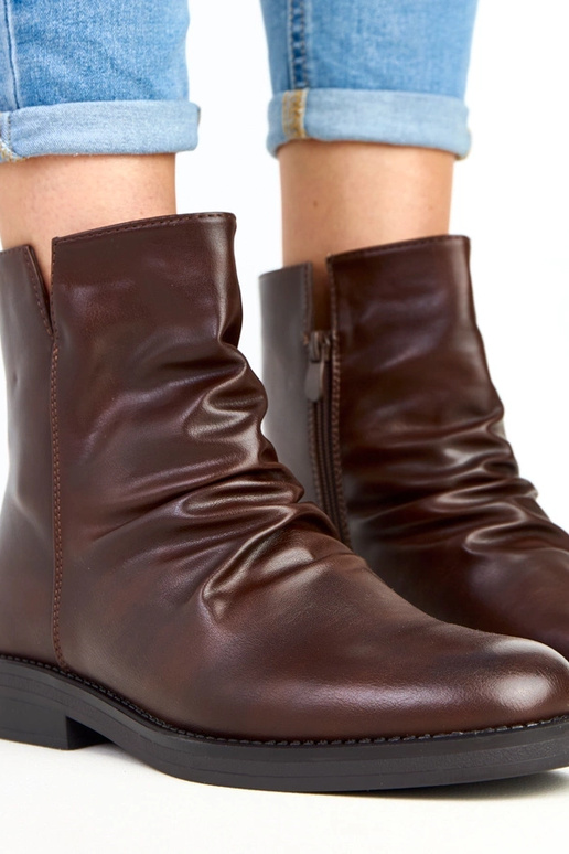 Botins marrons femininos com pregas...