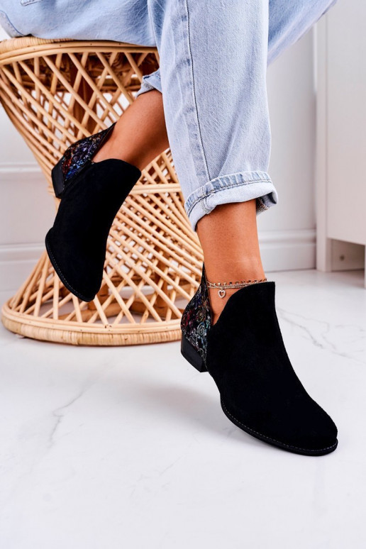 Botas femininas Tem que serciejka cor preta com flores 04091-57 Botas femininas Tem que serciejka cor preta com flores 04091-57