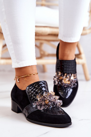 de camurça sapato com enfeites cor preta Davine