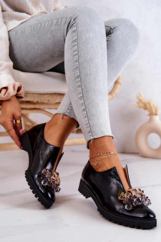 Estilo elegante Pele sapato com enfeites cor preta Cindy Estilo elegante Pele sapato com enfeites cor preta Cindy