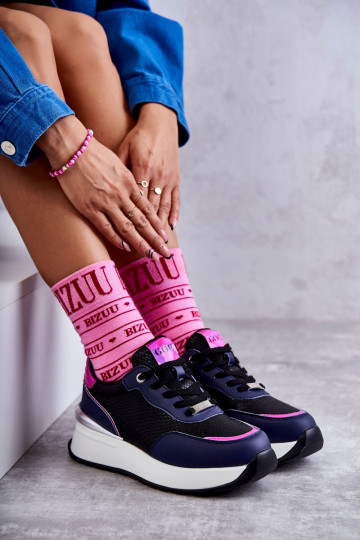 Feminino tênis Em uma cunha GOE KK2N4081 Preto e-azul escuro