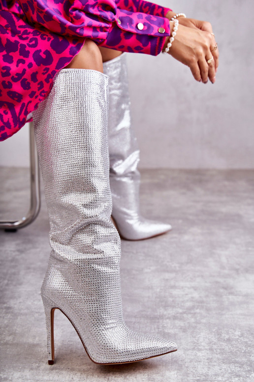 Elegante botas com salto fino com olhos brilhantes cor prata Lovisa