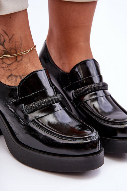 Pele sapato com salto com enfeites cor preta Lemar Gelanor Pele sapato com salto com enfeites cor preta Lemar Gelanor