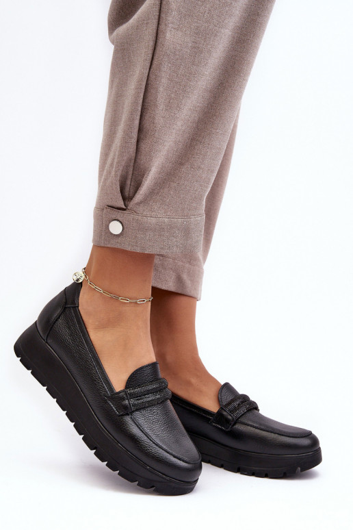 Pele sapato com uma plataforma com enfeites cor preta Lemar Lehira Pele sapato com uma plataforma com enfeites cor preta Lemar Lehira