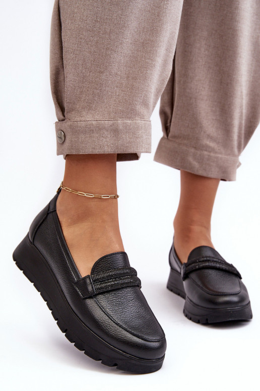 Pele sapato com uma plataforma com enfeites cor preta Lemar Lehira Pele sapato com uma plataforma com enfeites cor preta Lemar Lehira