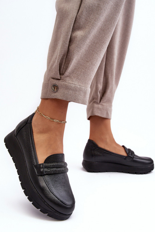 Pele sapato com uma plataforma com enfeites cor preta Lemar Lehira Pele sapato com uma plataforma com enfeites cor preta Lemar Lehira