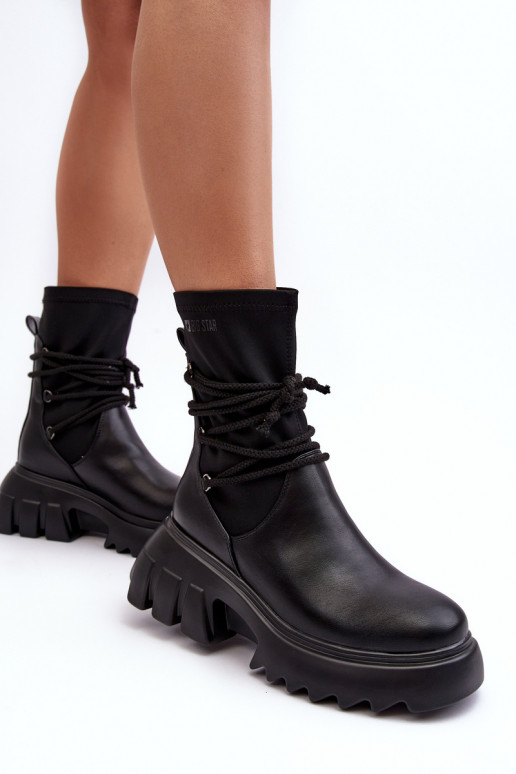 Botas com uma plataforma com detalhes elegantes cor preta Big Star MM274590