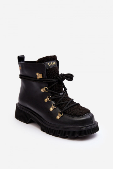 Botas femininas de cano curto de couro GOE MM2N4082 na cor preta