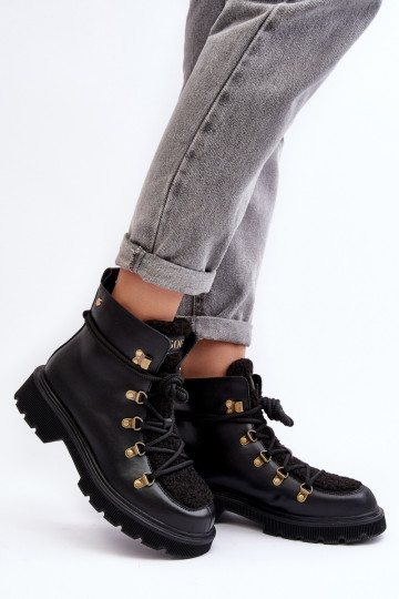 Botas femininas de cano curto de couro GOE MM2N4082 na cor preta 2