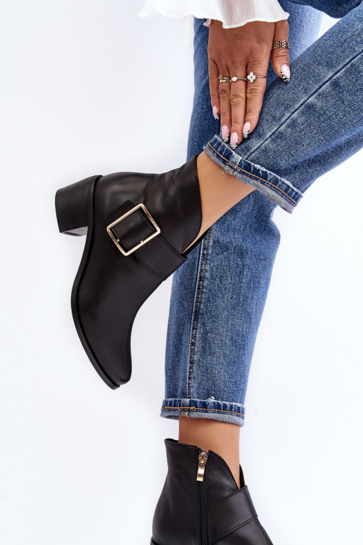 Pele Botas femininas com salto baixo com fivelas cor preta Liliane