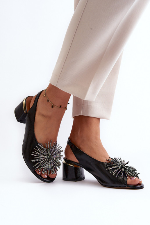 Sandálias femininas com enfeites Laura Messi 2719 cor preta Sandálias femininas com enfeites Laura Messi 2719 cor preta