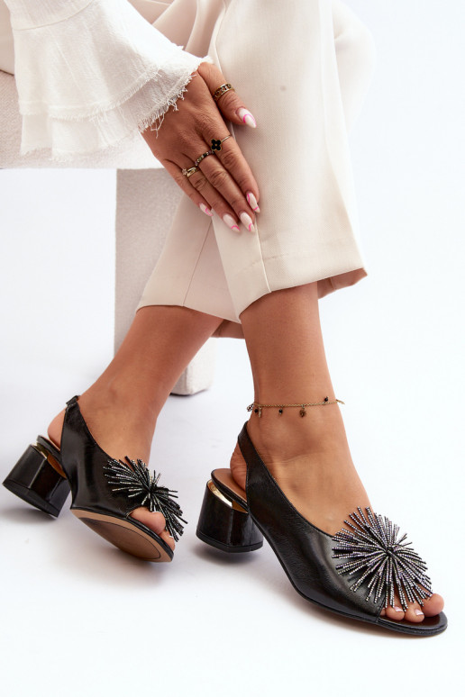 Sandálias femininas com enfeites Laura Messi 2719 cor preta Sandálias femininas com enfeites Laura Messi 2719 cor preta