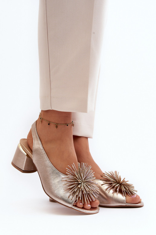 Sandálias femininas com enfeites Laura Messi 2719 cor dourada Sandálias femininas com enfeites Laura Messi 2719 cor dourada