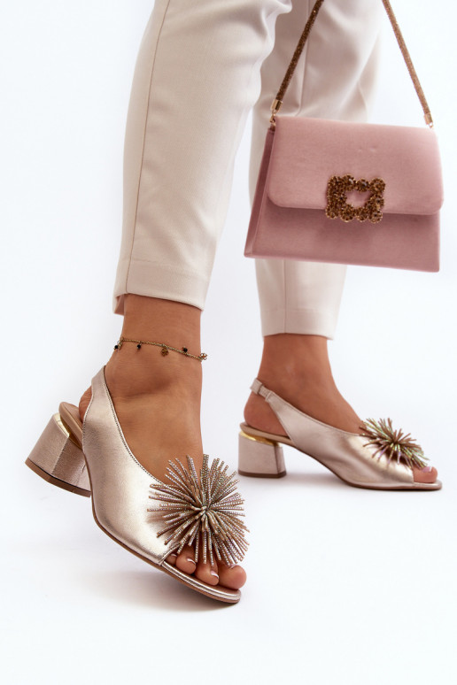 Sandálias femininas com enfeites Laura Messi 2719 cor dourada Sandálias femininas com enfeites Laura Messi 2719 cor dourada