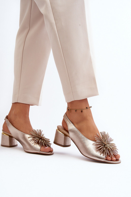 Sandálias femininas com enfeites Laura Messi 2719 cor dourada Sandálias femininas com enfeites Laura Messi 2719 cor dourada