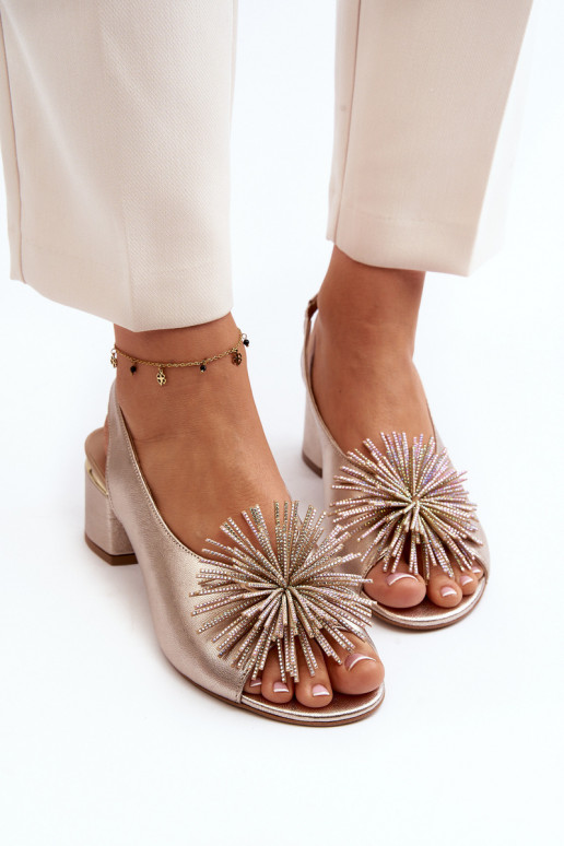 Sandálias femininas com enfeites Laura Messi 2719 cor dourada Sandálias femininas com enfeites Laura Messi 2719 cor dourada