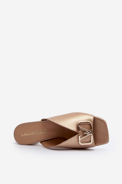 Estilo elegante Chinelos femininos com salto Laura Messi 2771 cor dourada Estilo elegante Chinelos femininos com salto Laura Messi 2771 cor dourada