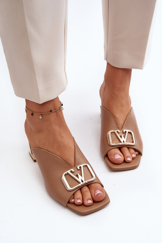 Estilo elegante Chinelos femininos com salto Laura Messi 2771 bege