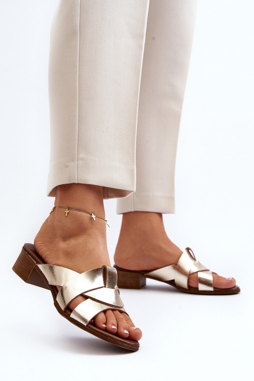 Zazoo 40236 Chinelos de couro Feminino De salto baixo cor dourada Zazoo 40236 Chinelos de couro Feminino De salto baixo cor dourada