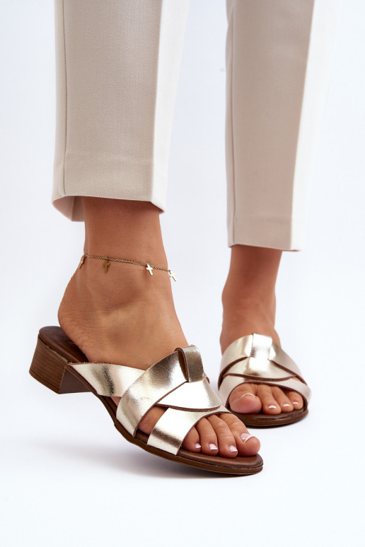 Zazoo 40236 Chinelos de couro Feminino De salto baixo cor dourada Zazoo 40236 Chinelos de couro Feminino De salto baixo cor dourada