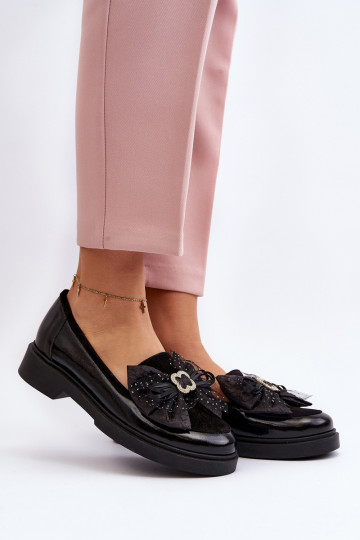 Mocassim envernizado feminino com laços Laura Messi 2786 cor preta 2