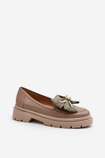 Mocassim de couro feminino com laços Laura Messi 2787 cor areia