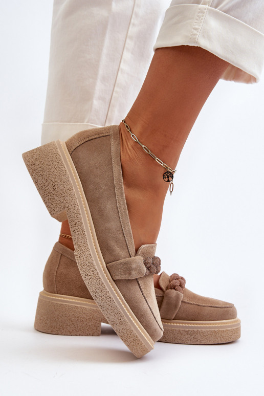 Zazoo 3429/EM Mocassins elegantes de camurça com enfeites bege Zazoo 3429/EM Mocassins elegantes de camurça com enfeites bege