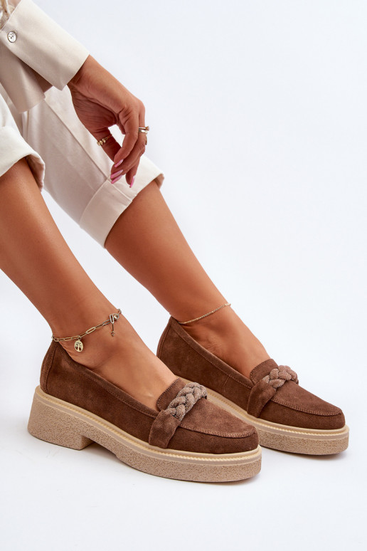 Zazoo 3429/EM Mocassins elegantes de camurça com enfeites cor marrom Zazoo 3429/EM Mocassins elegantes de camurça com enfeites cor marrom