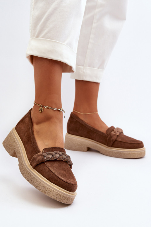 Zazoo 3429/EM Mocassins elegantes de camurça com enfeites cor marrom Zazoo 3429/EM Mocassins elegantes de camurça com enfeites cor marrom